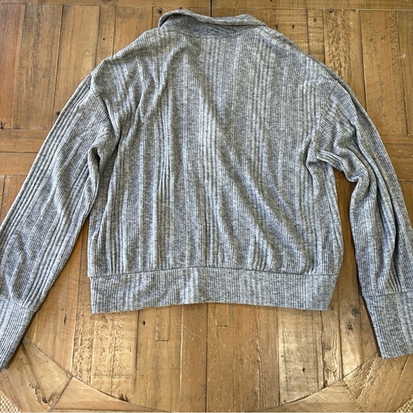 Evereve Lily Shawl Collar Pullover Women’s Large Gray Ribbed Soft Cozy V-neck - Picture 7 of 9